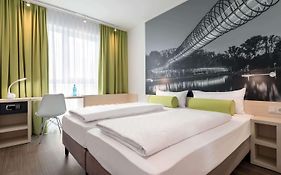 Super 8 by Wyndham Oberhausen am Centro